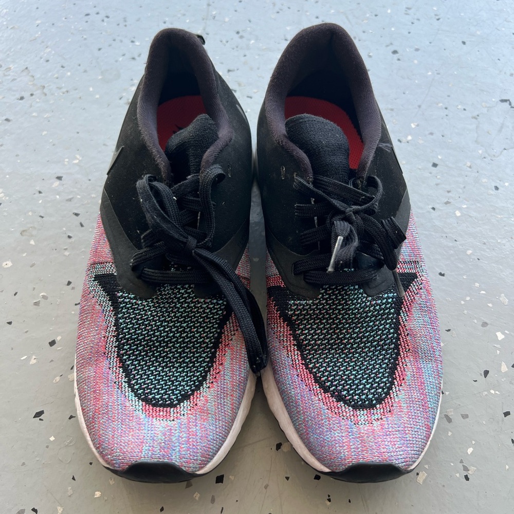 Nike Running Shoes - Picture 2 of 2